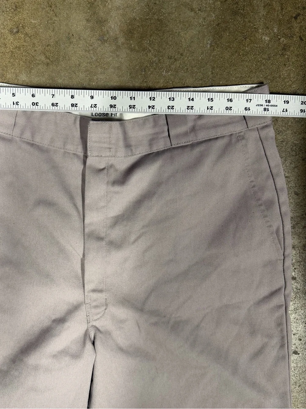 Dickies Men’s Loose Fit Shorts in Light Lavender Gray